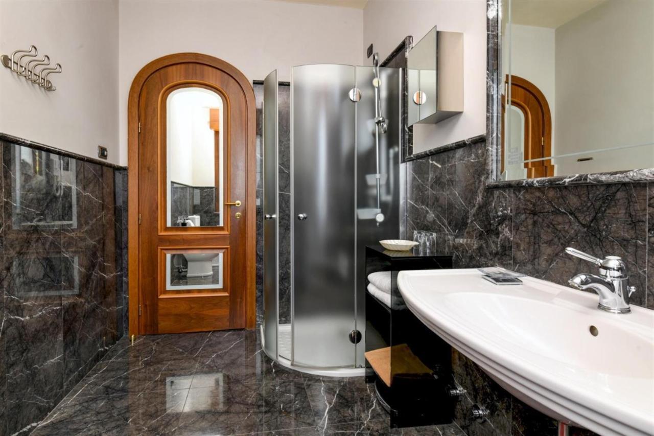 Private Luxury Villa With Pool Moniga del Garda Kültér fotó