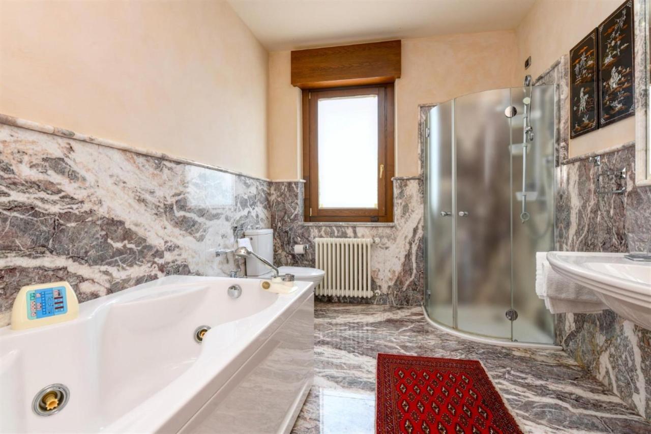 Private Luxury Villa With Pool Moniga del Garda Kültér fotó