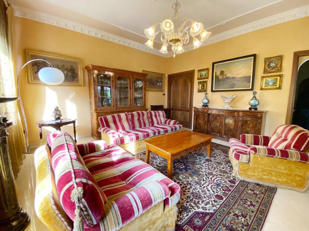 Private Luxury Villa With Pool Moniga del Garda Kültér fotó