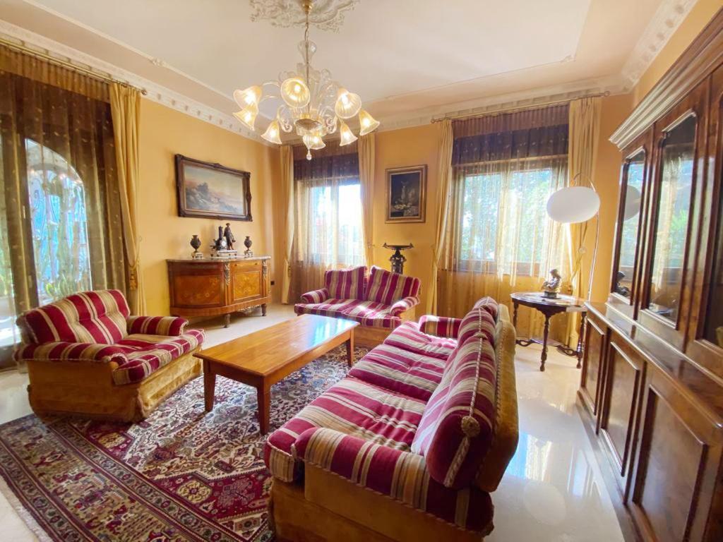Private Luxury Villa With Pool Moniga del Garda Kültér fotó