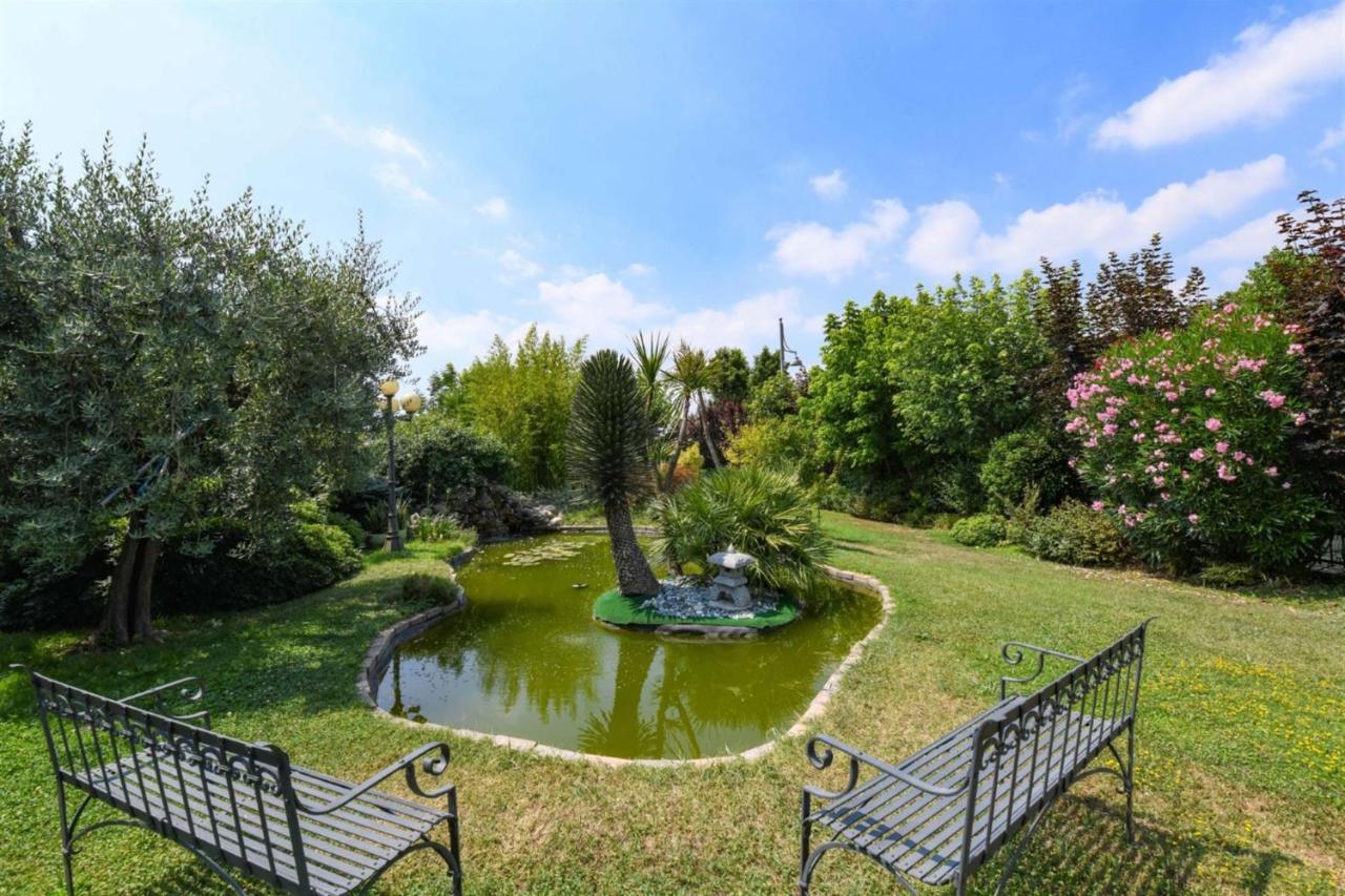 Private Luxury Villa With Pool Moniga del Garda Kültér fotó