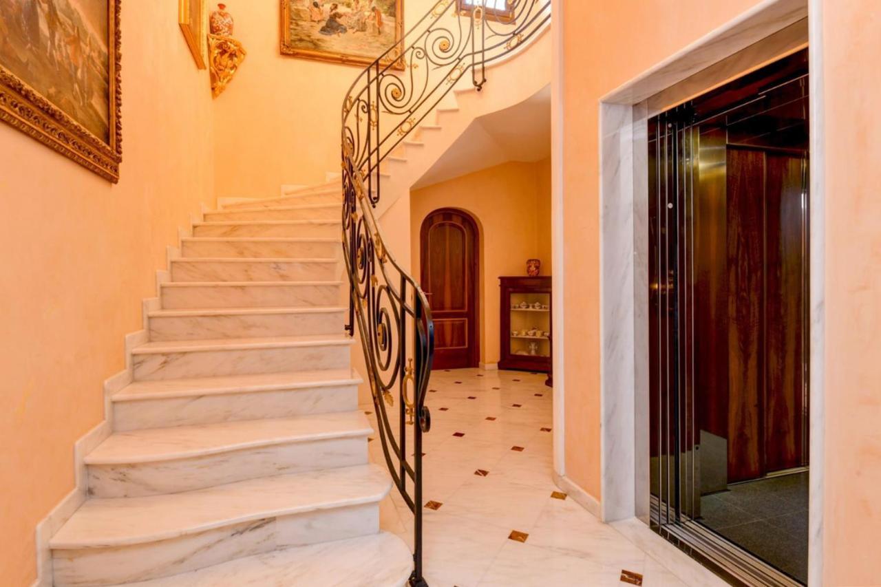 Private Luxury Villa With Pool Moniga del Garda Kültér fotó