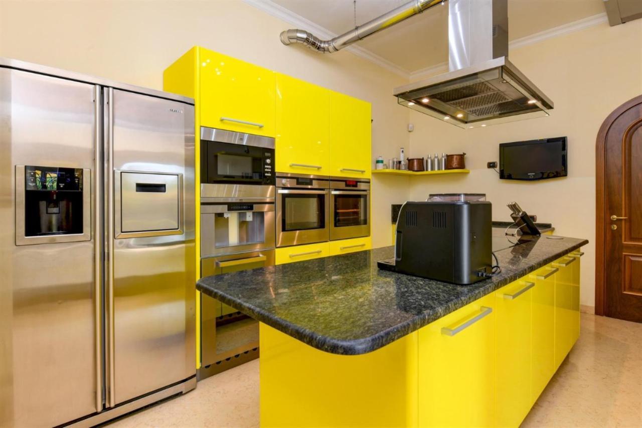 Private Luxury Villa With Pool Moniga del Garda Kültér fotó